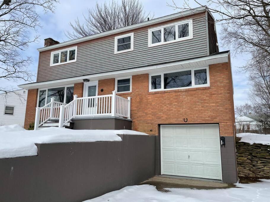 A Lovely Home In The Heart Of Rotterdam Schenectady Exterior photo